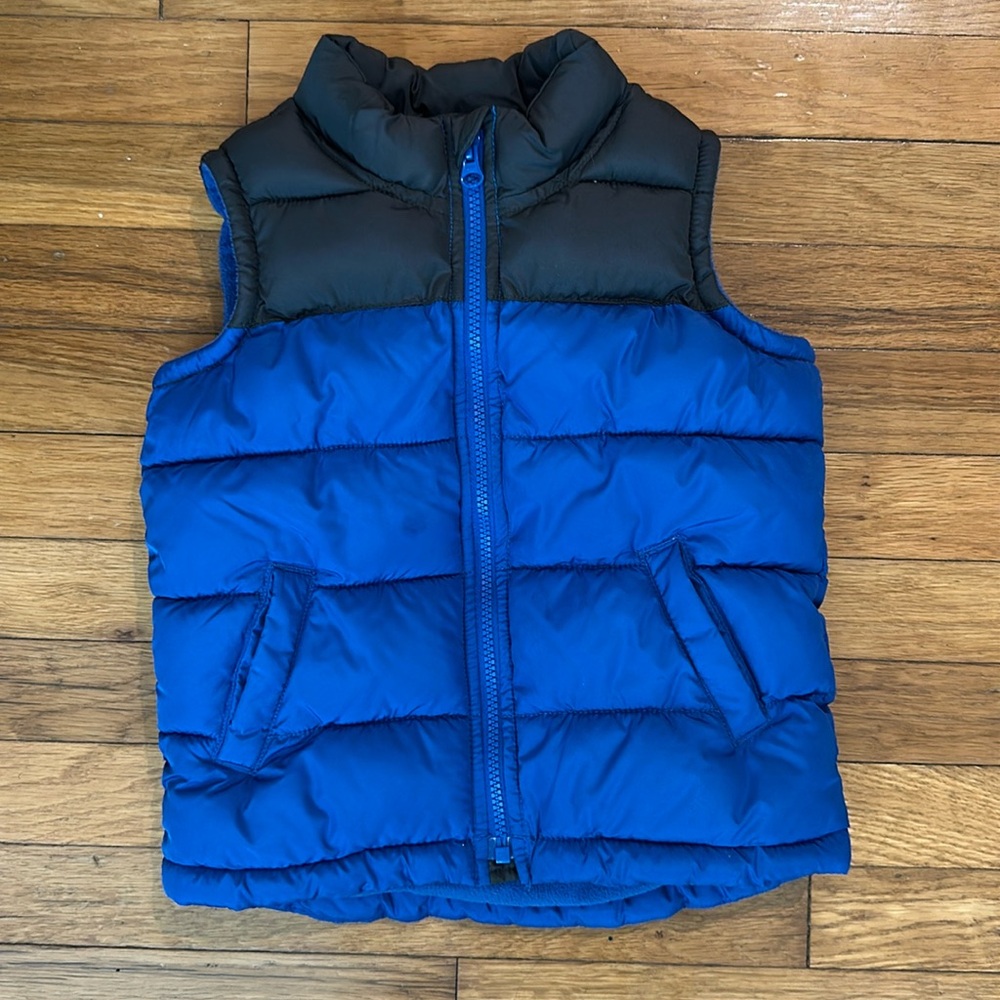 Boys 5T old navy puffer vest blue